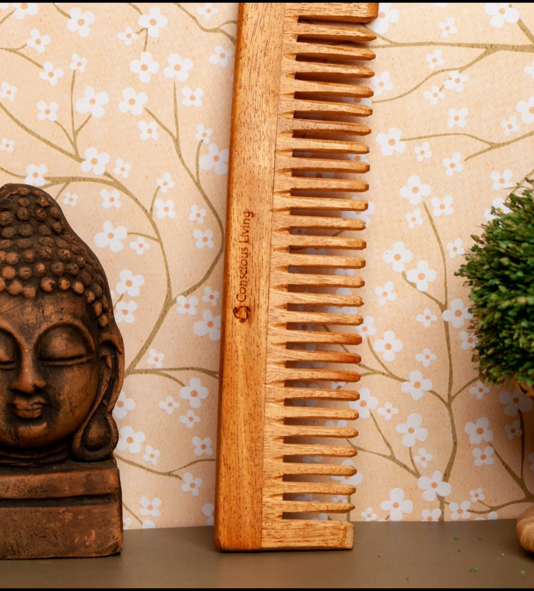 CL NEEM WOOD DETANGLER COMB